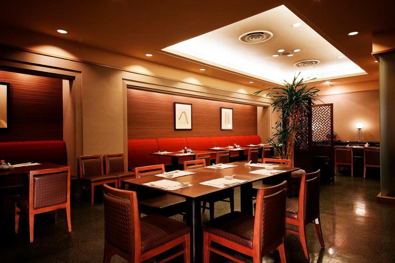 Hotel Garden Palace Kumagaya Bagian luar foto
