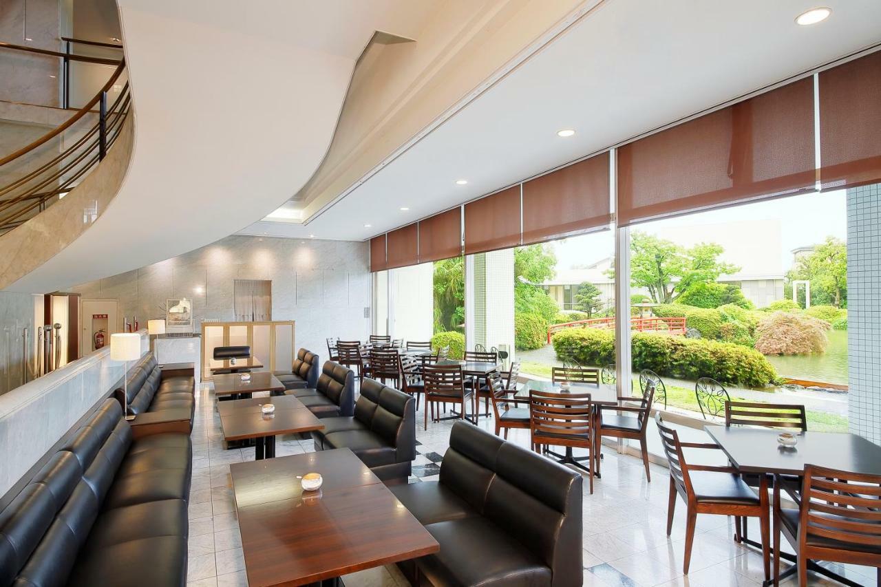 Hotel Garden Palace Kumagaya Bagian luar foto