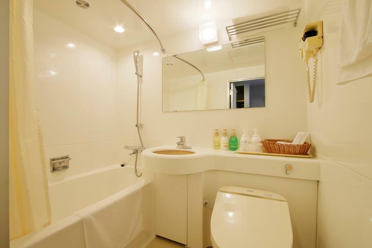 Hotel Garden Palace Kumagaya Bagian luar foto