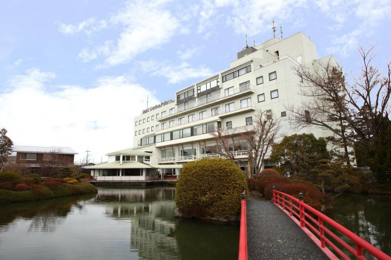 Hotel Garden Palace Kumagaya Bagian luar foto